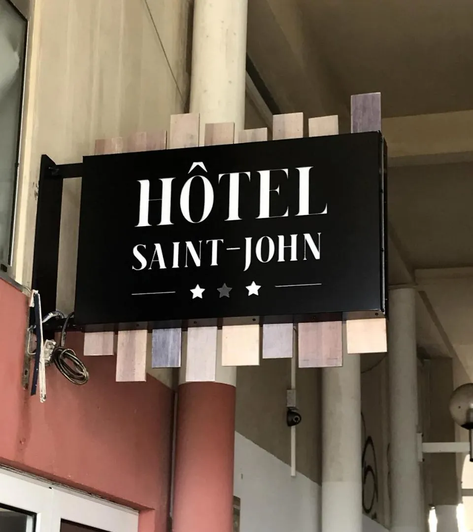 Hotel Saint John Perse ポワンタピートル