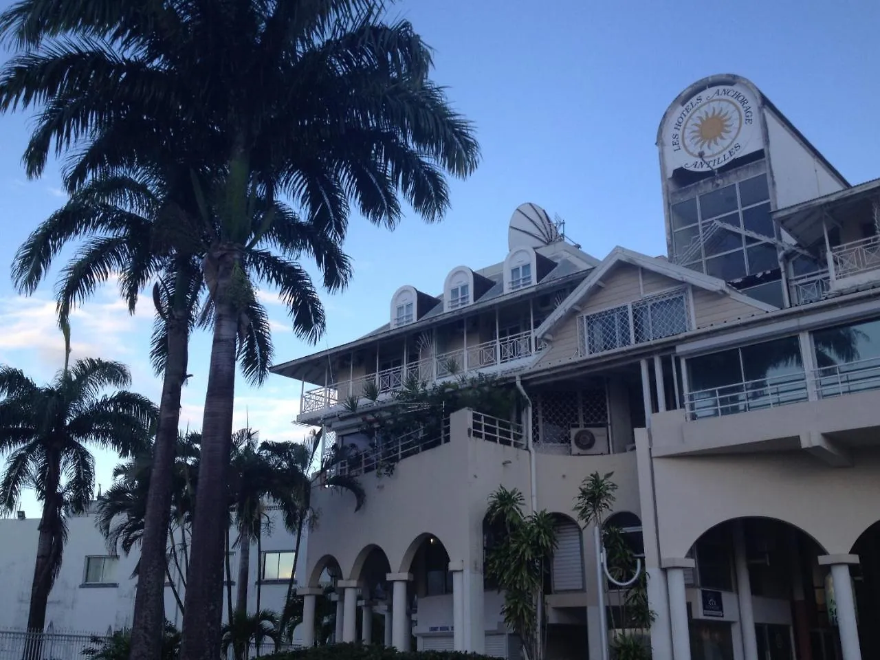 **  Hotel Saint John Perse Pointe-à-Pitre Guadalupe