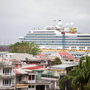 Boulevard Legitimus Pointe-a-Pitre (Grande-Terre)